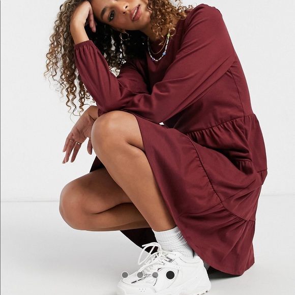 Smock mini dress with tiered hem with long sleeves in port - Picture 5 of 6